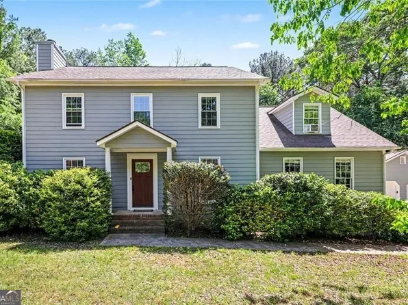 215 Hampton Woods Dr, Fayetteville, GA 30215