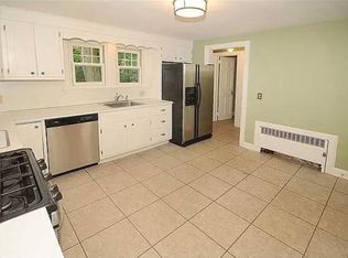 101 Grennan Rd, West Hartford, CT 06107