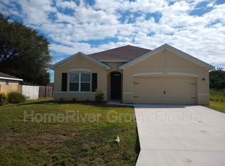 2213 SW Monterrey Ln, Pt Saint Lucie, FL 34953