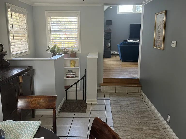 327 Virginia St — Photo 5