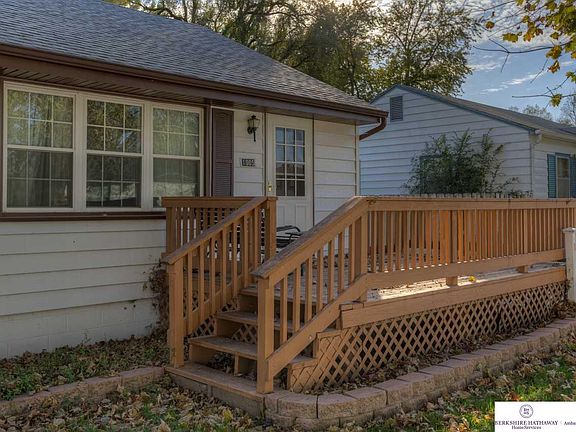 4th image of 1005 Hopkins Dr