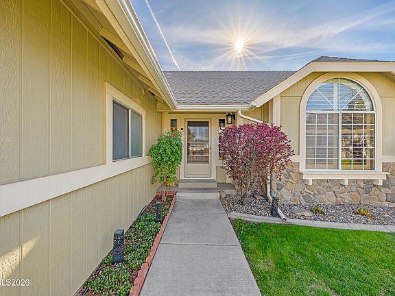 2nd image of 994 Lilac Ct
