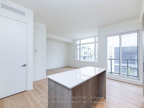 4th image of 10 David Eyer Rd E #1212