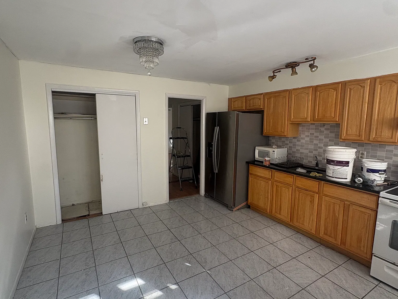 1 bed, 1400 sqft, $2,500 — Photo 2