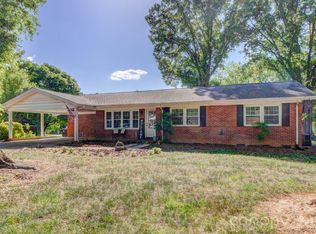 113 Delview Dr, Cherryville, NC 28021