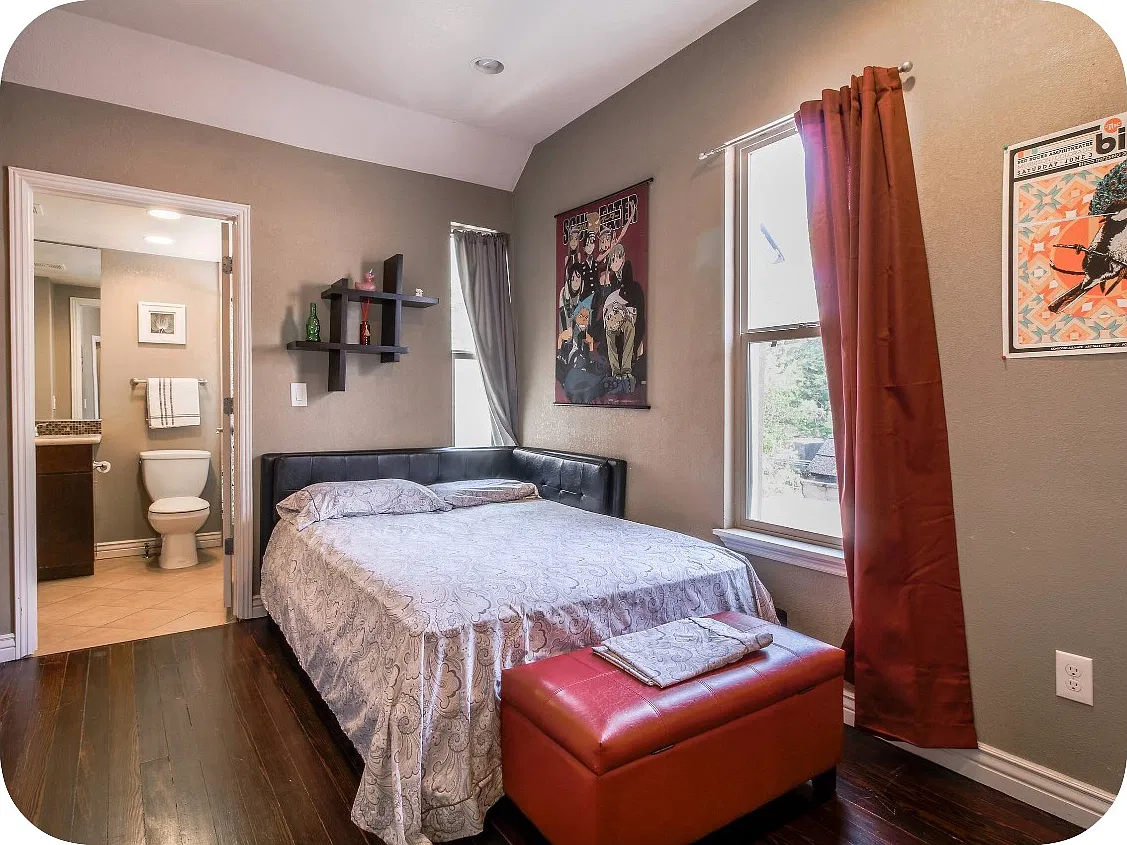 3515 N Lafayette St — Photo 4