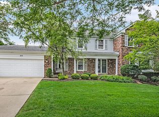 215 W Plum Grove Cir, Arlington Heights, IL 60004