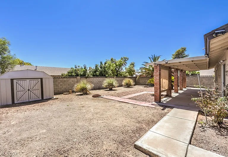 532 Mona Ln — Photo 26