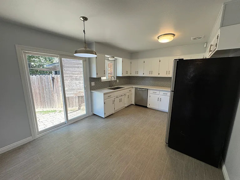 4501 Pasadena Ave — Photo 8