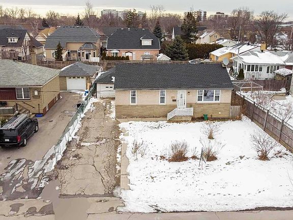 3rd image of 231 Margaret Dr
