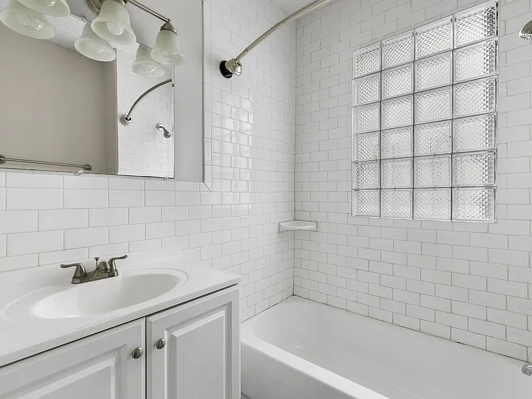 Redmont Place — Photo 2
