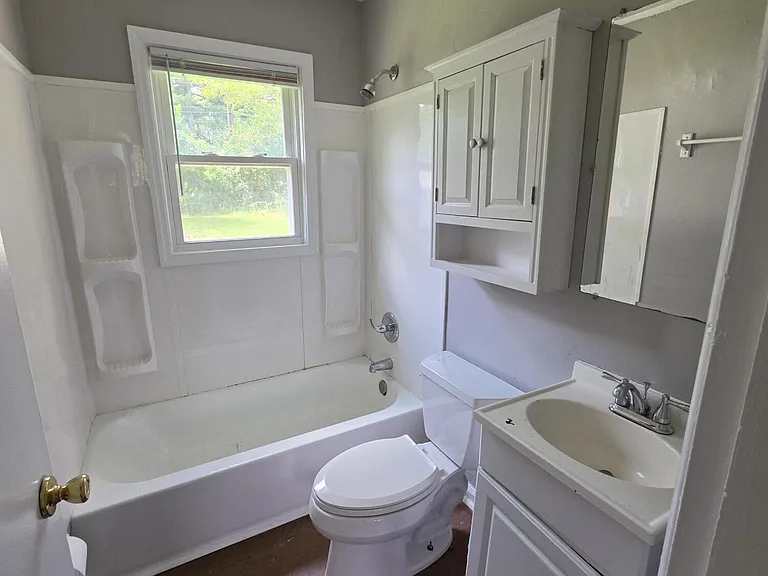 2024 Heather Way — Photo 4