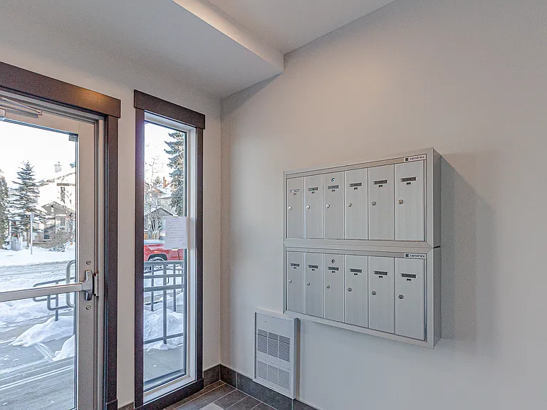 305 14th Ave NE #201 — Photo 5