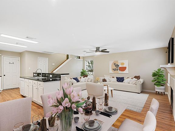 3rd image of 6 Verbena Bend Pl
