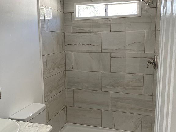 5th image of 7616 Plumwood Dr