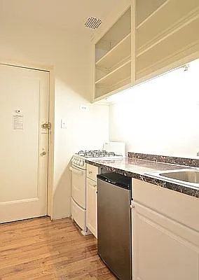 Rented by Cooper & Cooper Real Estate | media 10