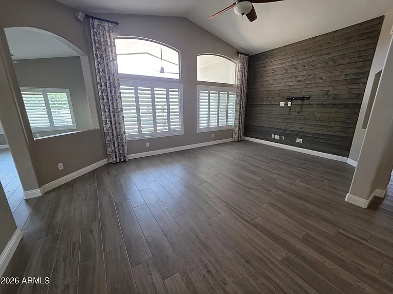 2442 E Nathan Way — Photo 29