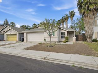 444 Red Robin Dr, Patterson, CA 95363