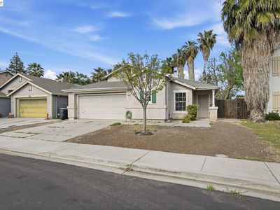 444 Red Robin Dr, Patterson, CA, 95363