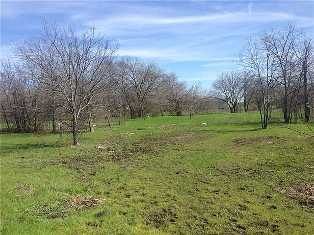1st image of 3200 Meadow View Dr