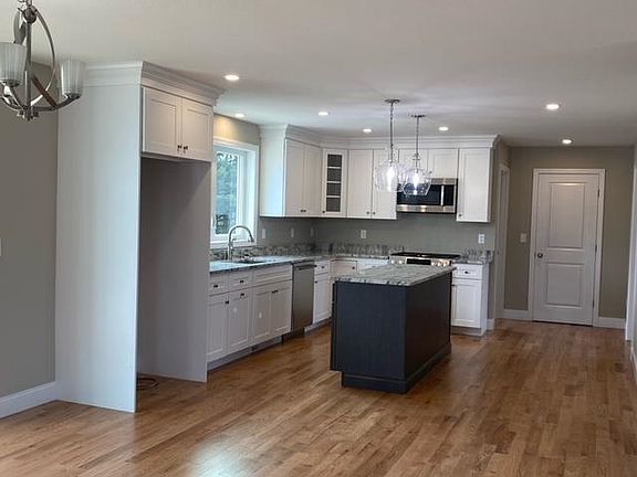 4th image of 94 Thistlewood Drive #29