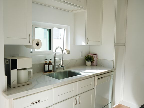 Kitchen / Sink Area