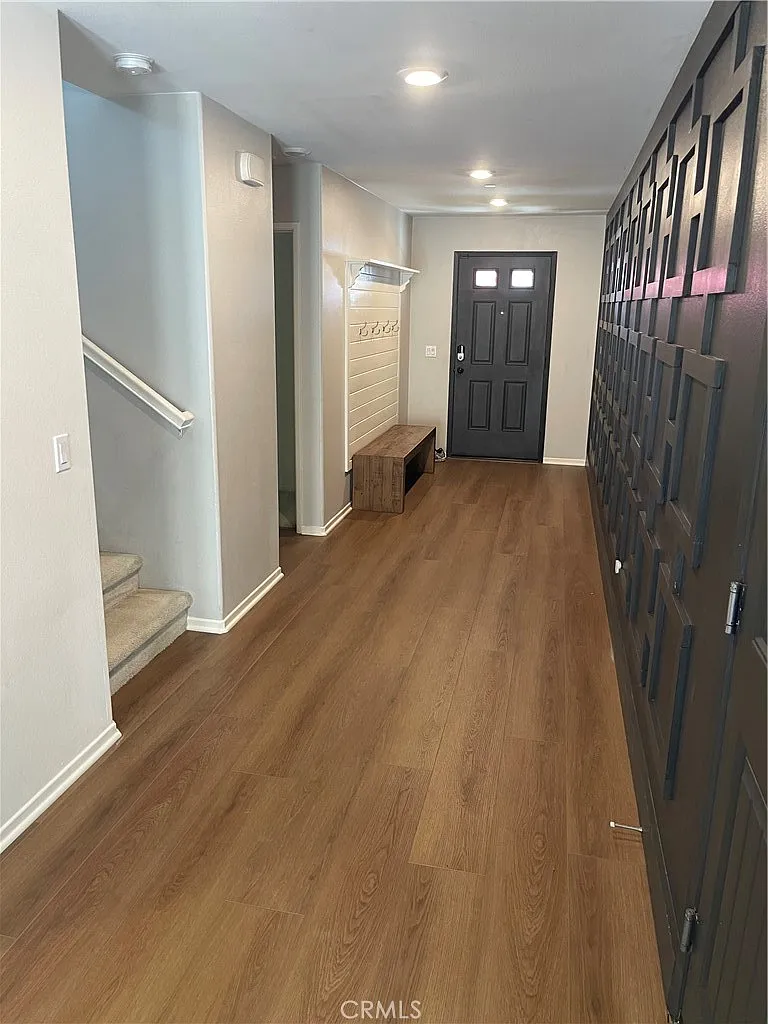4 bed, 2590 sqft, $3,950 — Photo 2