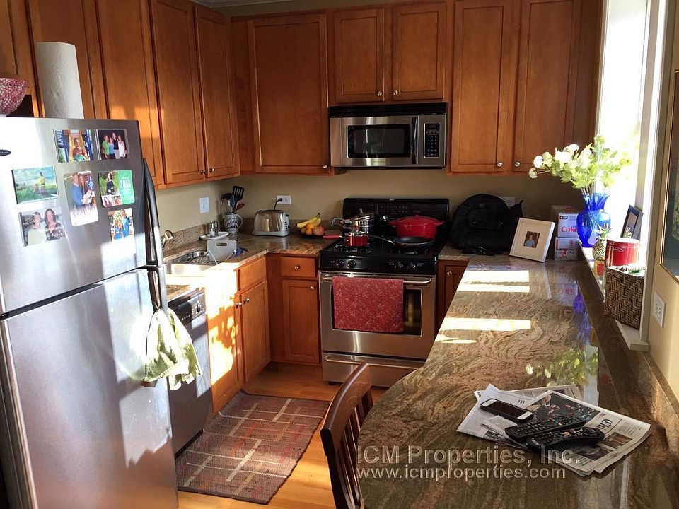 1st image of 4865 N Hermitage Ave #2L