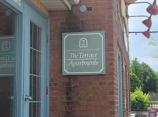 2 Orchard Heights Blvd #237, Aurora, ON L4G 3W3