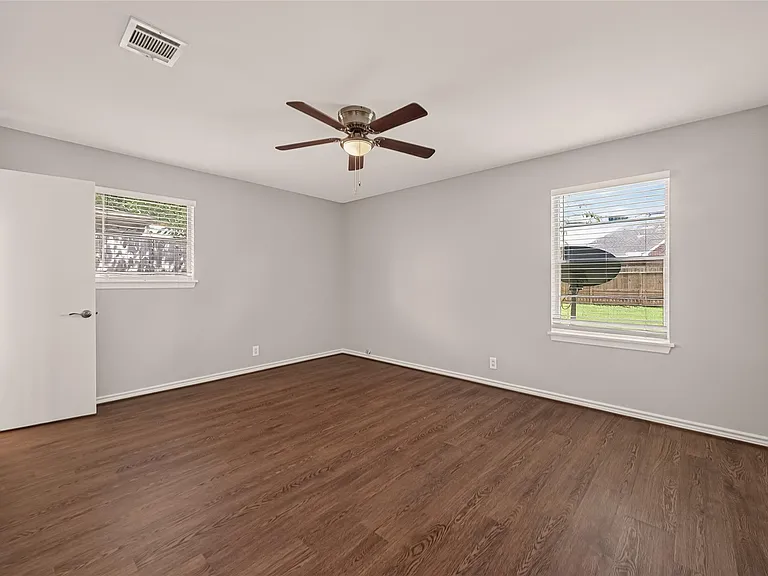 6727 Grovewood Ln — Photo 26