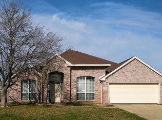 1027 Streamside Dr, Cedar Hill, TX 75104