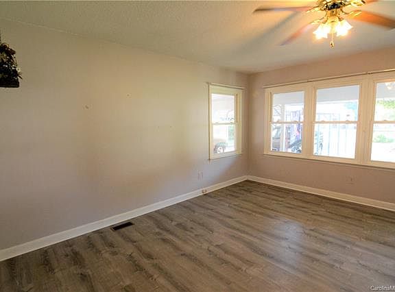 3rd image of 181 Crosswhite Ln