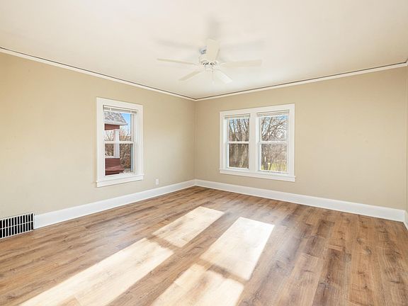 5th image of 3664 E Squire Ave #3