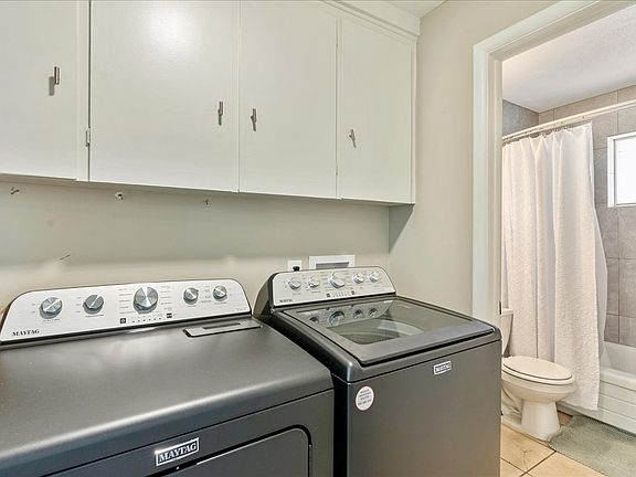 5th image of 343 E Lambourne Ave #A