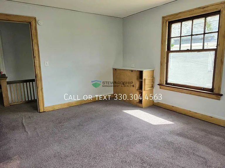 104 6th St NE #1/2 — Photo 16