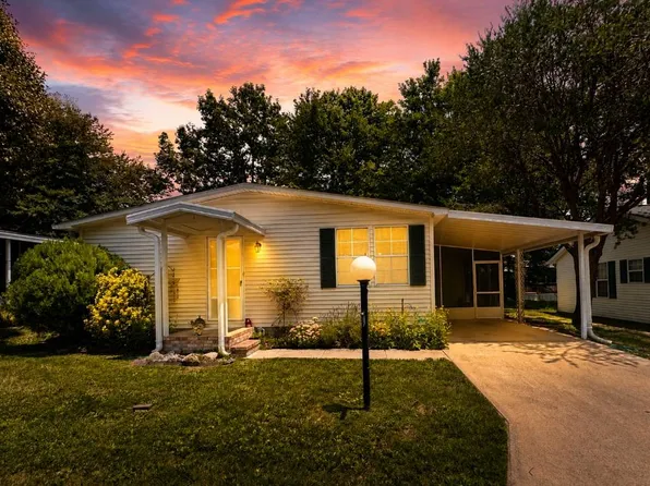 319 Happy Ln, Hendersonville, NC 28792