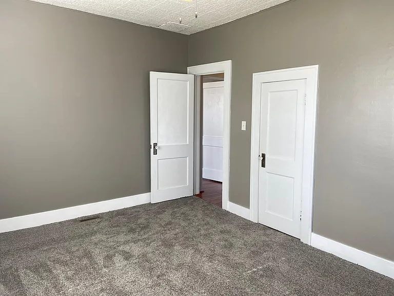 BACK BEDROOM