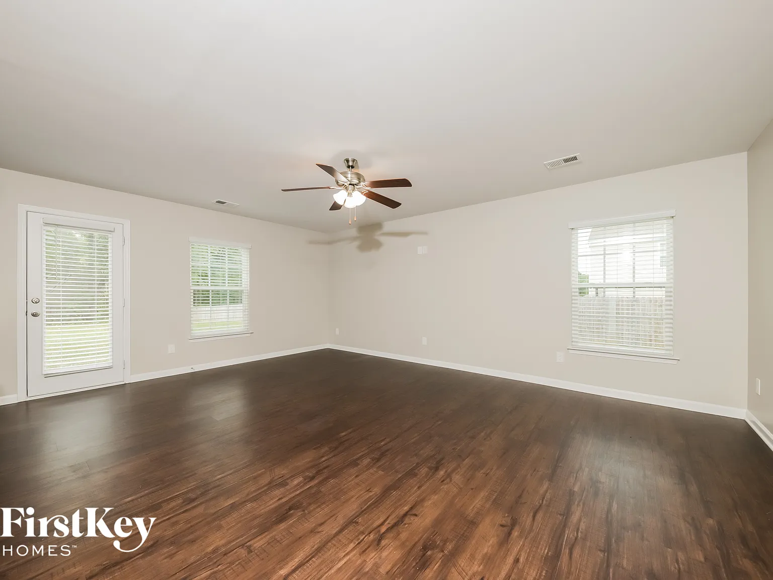 5 bed, 3.0 bath, 2546 sqft, $2,540 — Photo 2