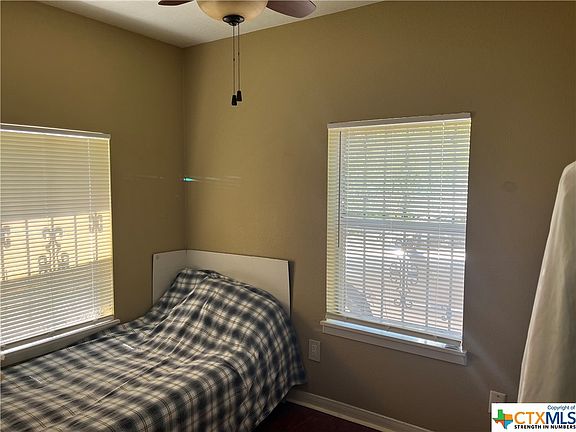 4th image of 906 Parmer Ave
