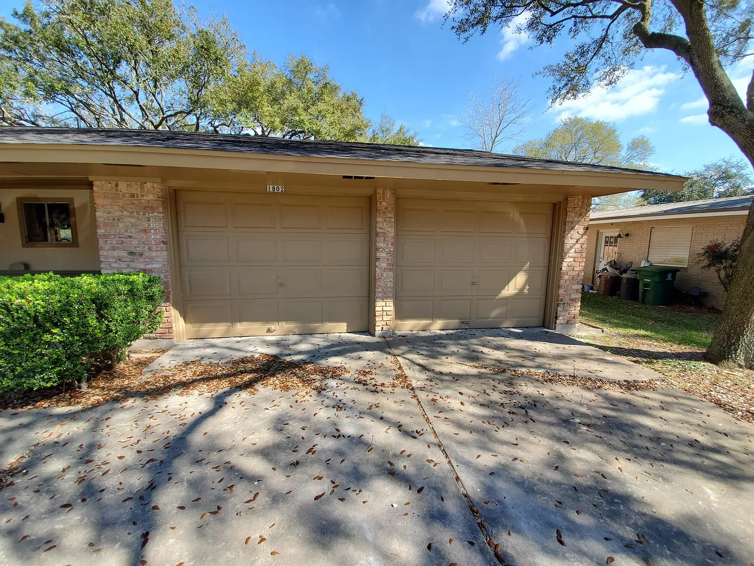 3 bed, 2552 sqft, $2,650 — Photo 2