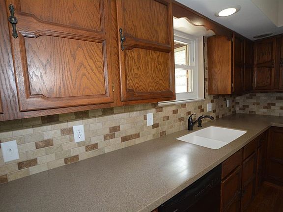 5th image of 1094 Kimberly Ln