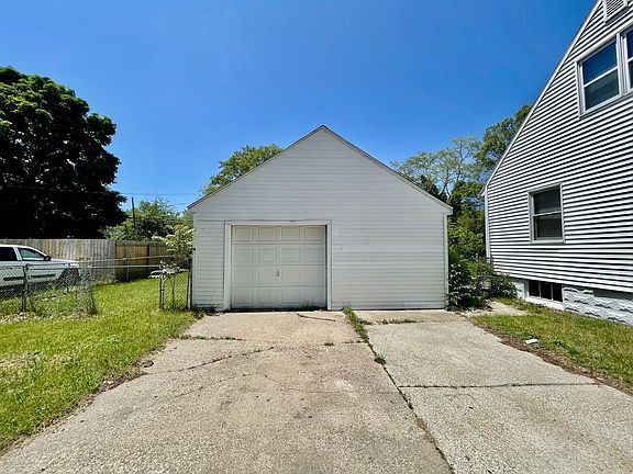 2nd image of 1417 Madison St