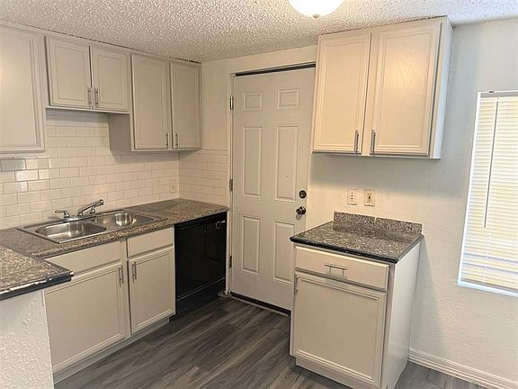 2nd image of 3214 Hutchins St APT 3