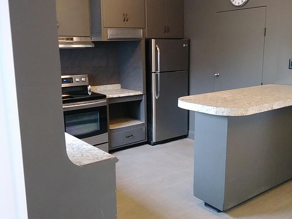 5th image of 716 Hill Ave