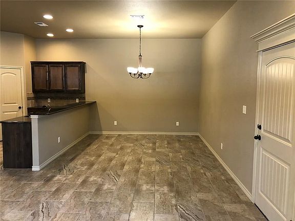4th image of 4908 Opal Ct