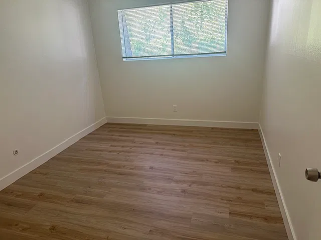 3 bed, 1.5 bath, 1000 sqft, $3,050 — Photo 3