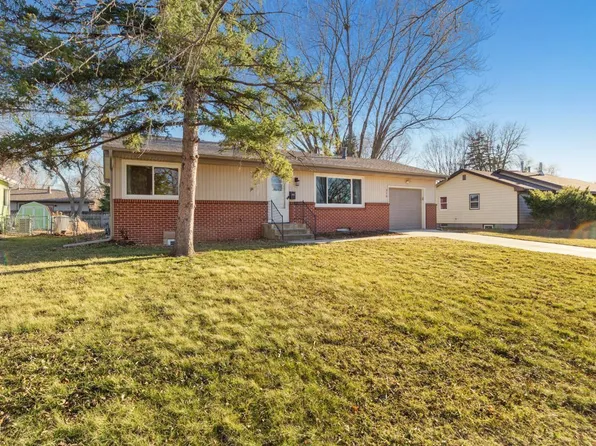 310 Sumner St E, Northfield, MN 55057