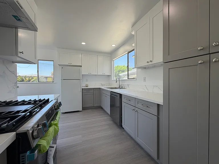 1100 S Isabella Ave — Photo 7
