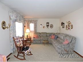 4th image of 152 Riverview Dr