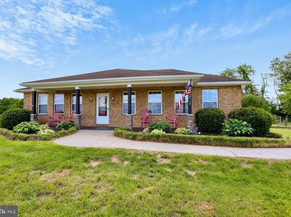 1938 Kabletown Rd, Charles Town, WV 25414